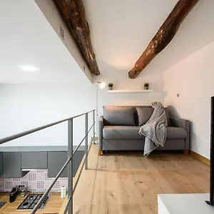 Apartament Af, Neapol