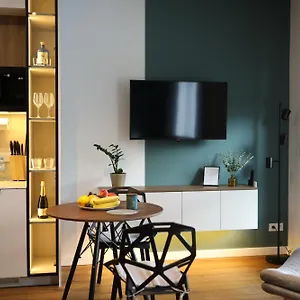apartament-zdziechowskiego-with-parking-mokotow.warsawhotelspoland.com/